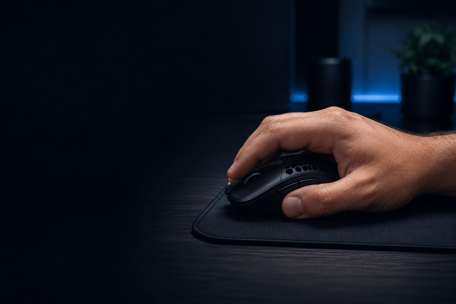 best lightweight mouse for large hands